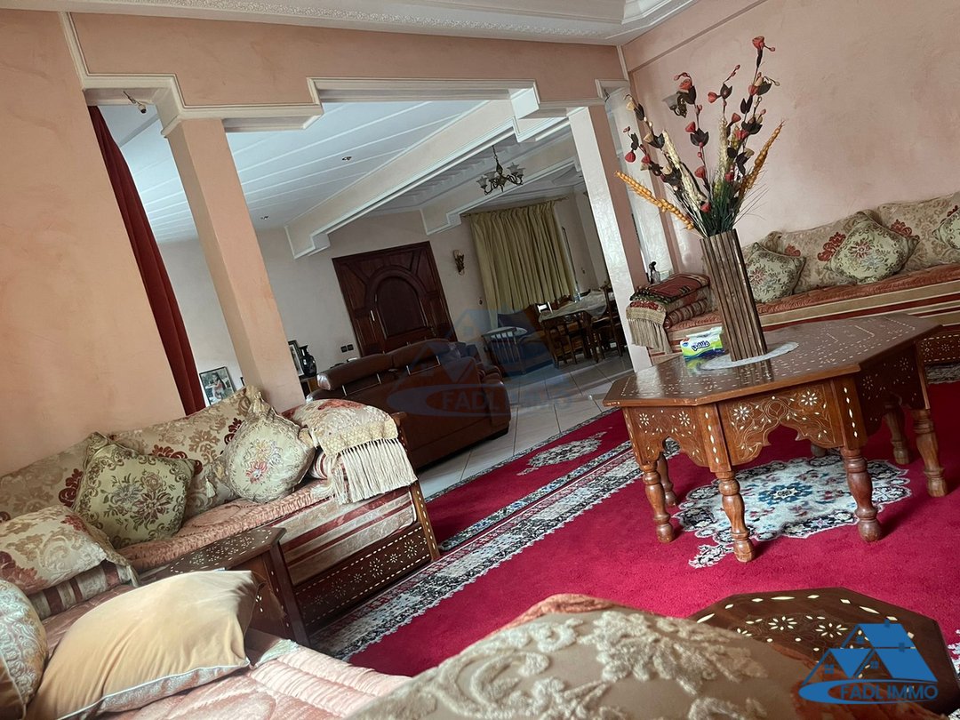 Villa en venta con terraza y tres pisos - Photo 8