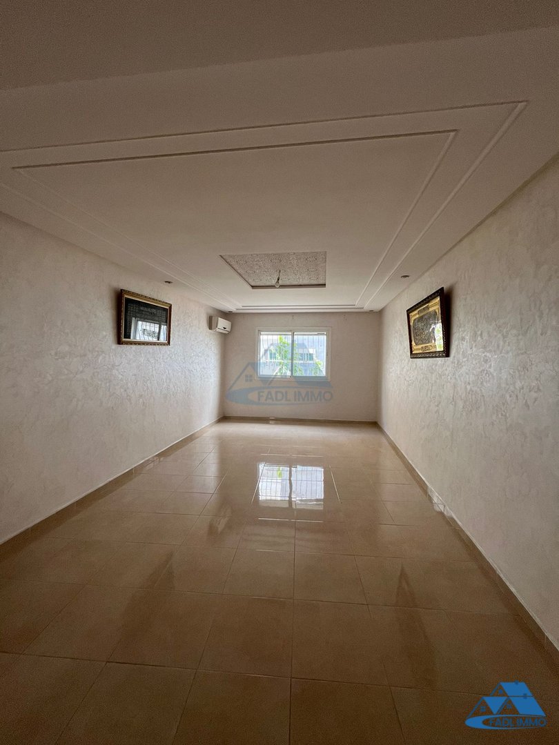 شقة للبيع مع شرفة في الطابق الثاني - Photo 1