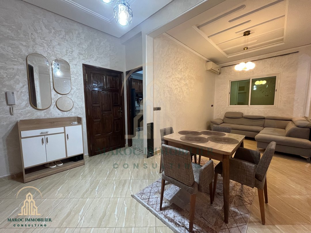 Apartamento en alquiler con balcón en el primer piso - Photo 1