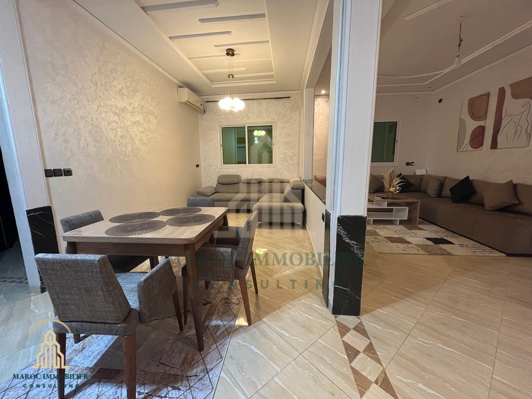 Apartamento en alquiler con balcón en el primer piso - Photo 2