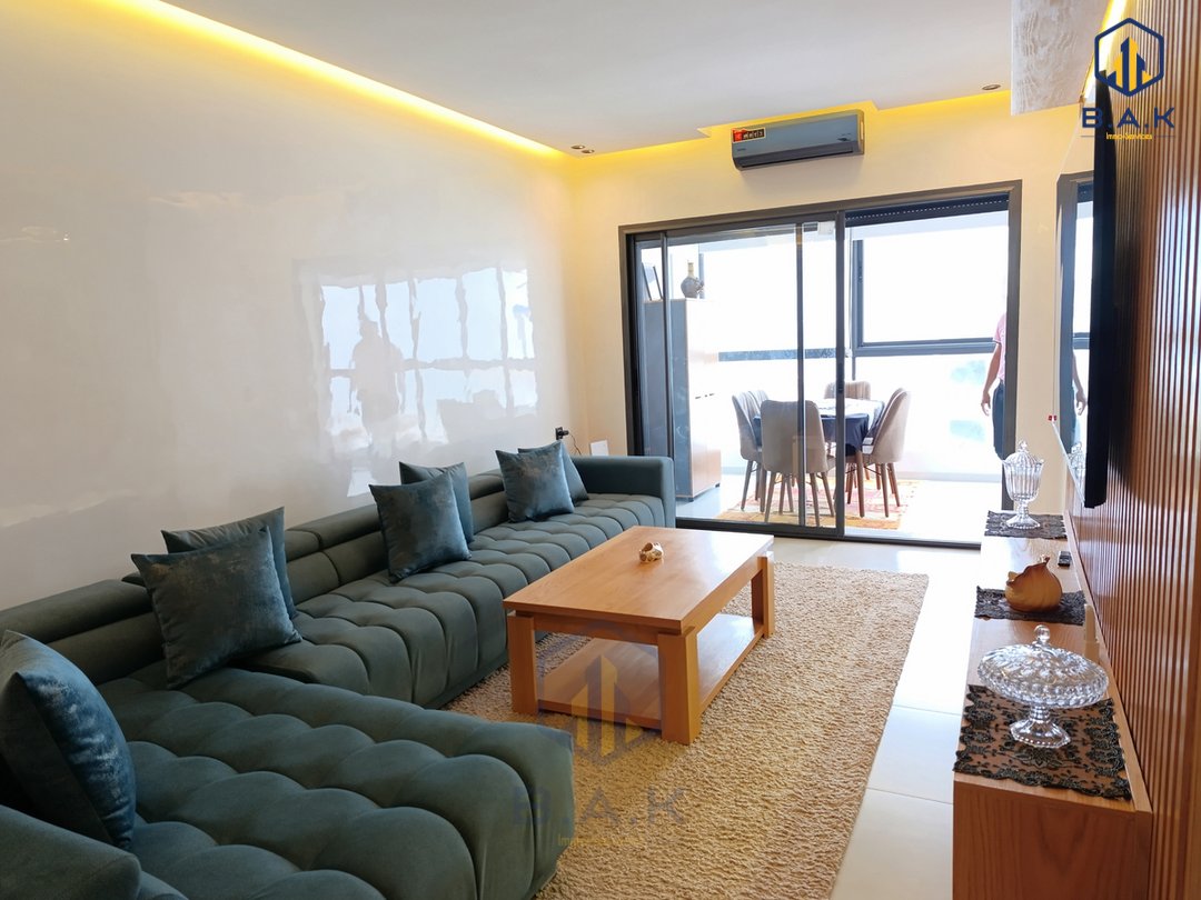 Apartment for rent with terrace - Photo 2