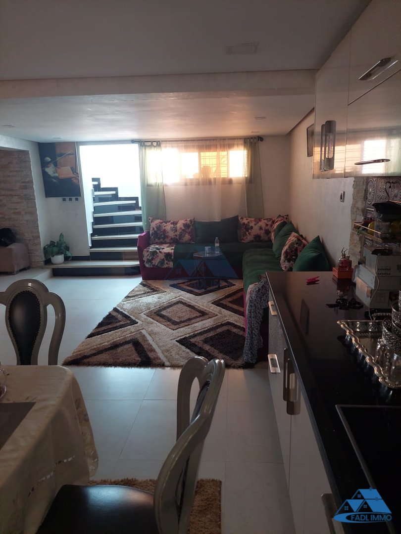 Villa for sale with terrace and three floors - Photo 10