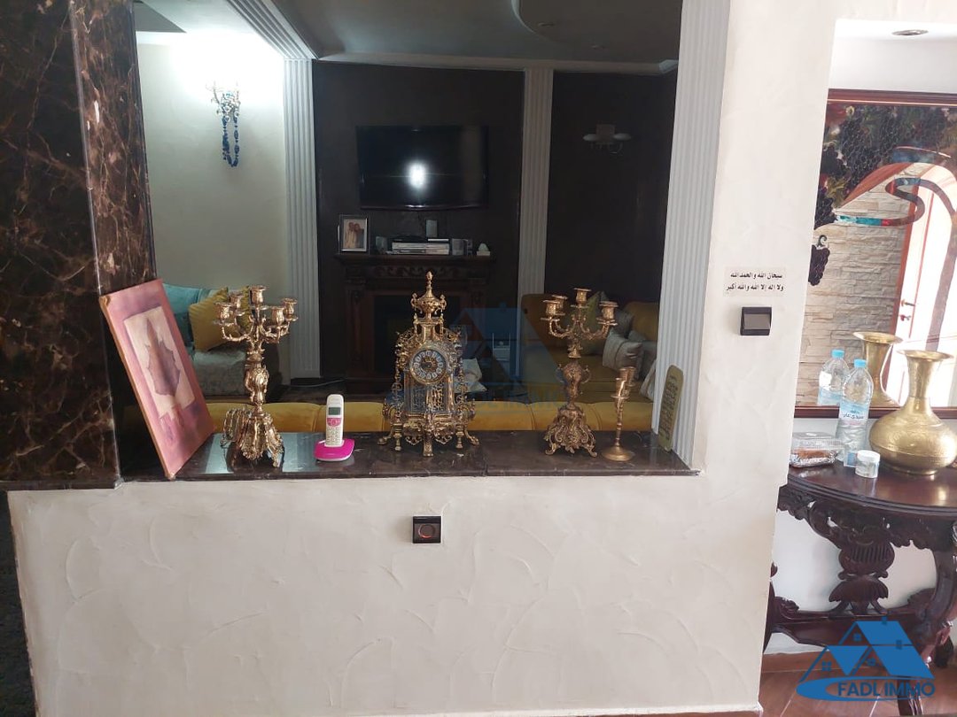 Villa for sale with terrace and three floors - Photo 4