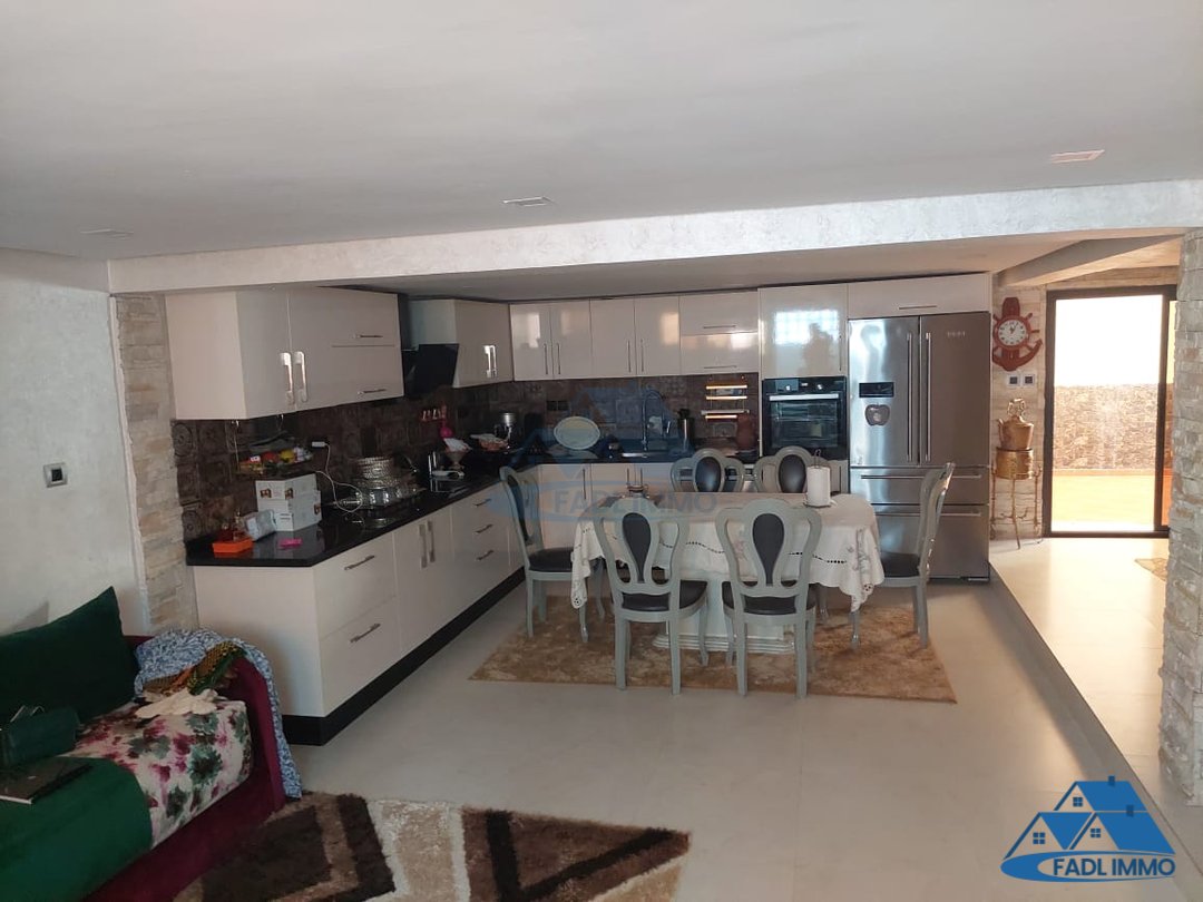 Villa for sale with terrace and three floors - Photo 6