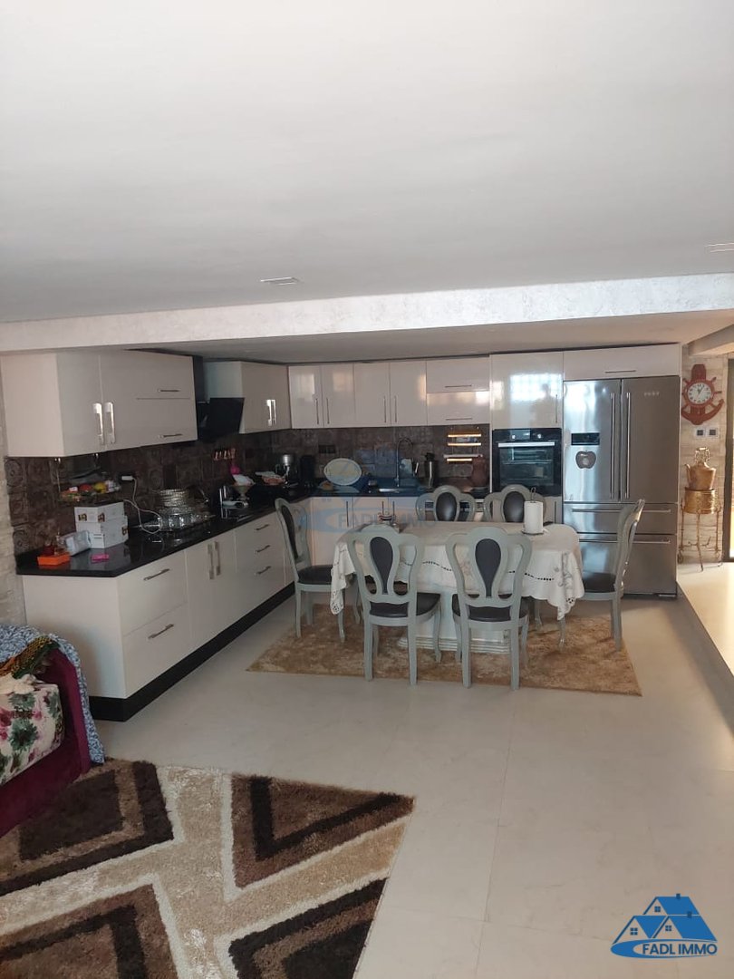 Villa for sale with terrace and three floors - Photo 15