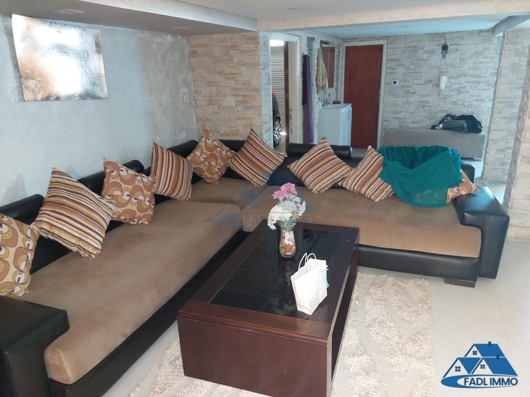 Villa for sale with terrace and three floors - Photo 8