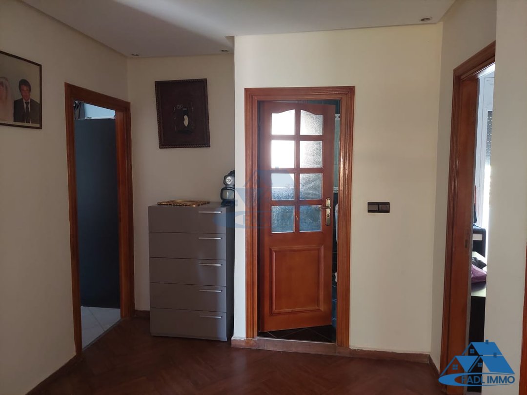 Villa for sale with terrace and three floors - Photo 22