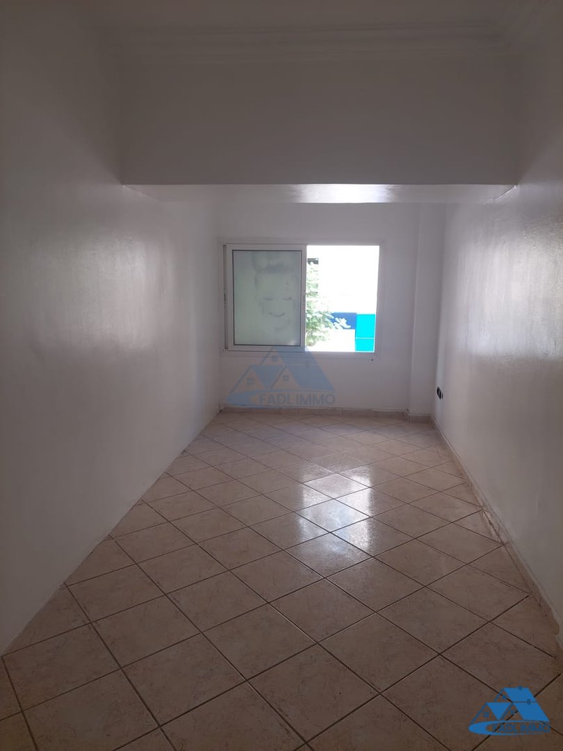 مكتب للإيجار في الطابق الأول على الواجهة الخارجية بميموزا القنيطرة - Photo 15