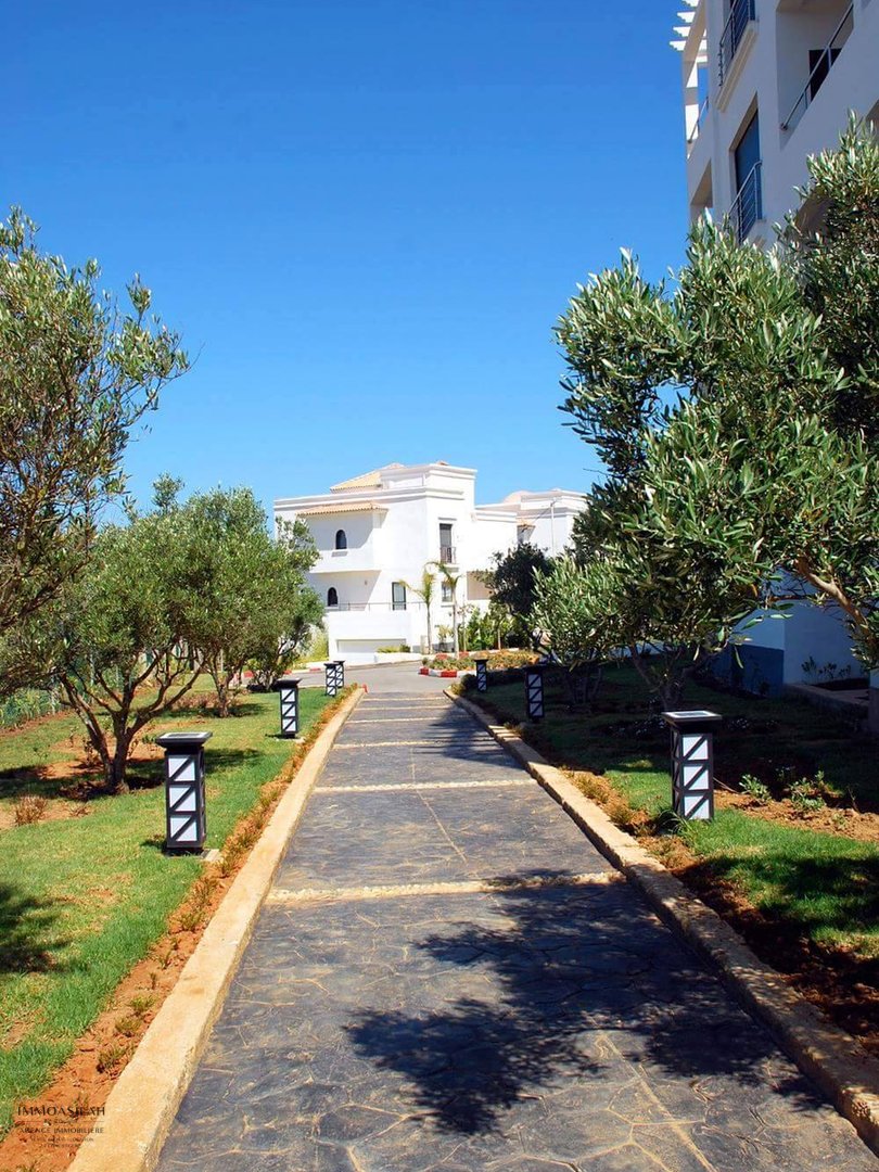 Apartment for sale with swimming pool - Photo 2