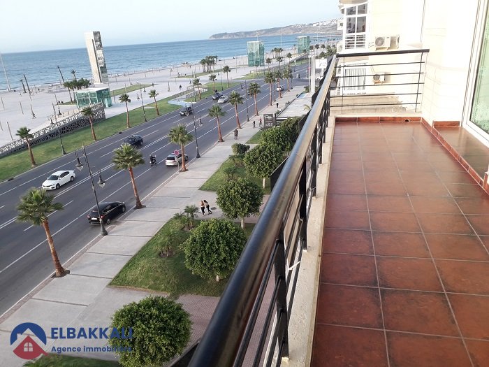 شقة للإيجار مع مسبح في الطابق الثالث - Photo 1