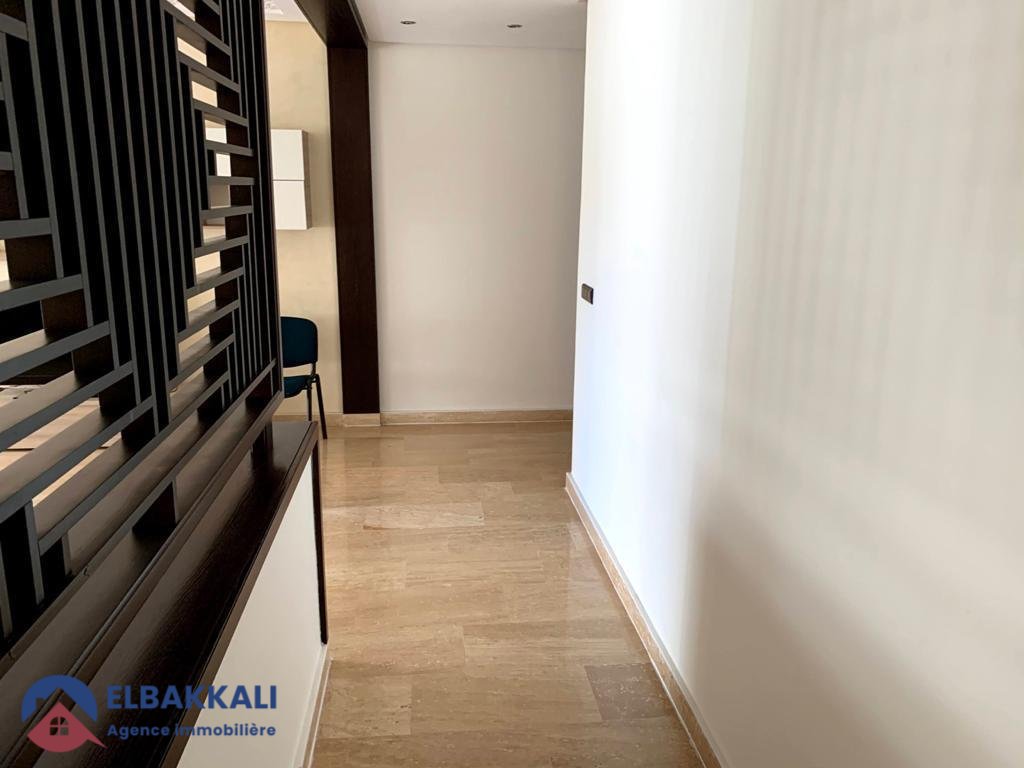 Apartamento en alquiler con balcón en el segundo piso - Photo 6