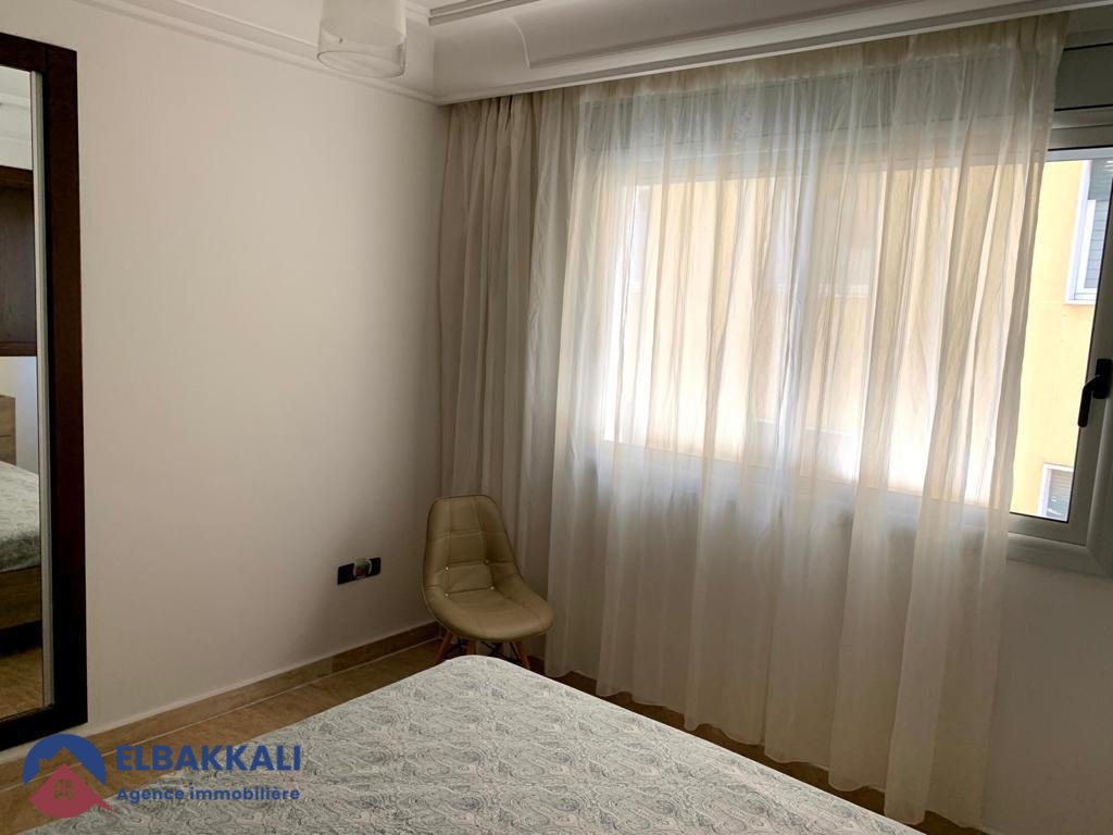 Apartamento en alquiler con balcón en el segundo piso - Photo 8