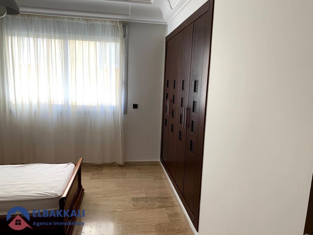 Apartamento en alquiler con balcón en el segundo piso - Photo 9