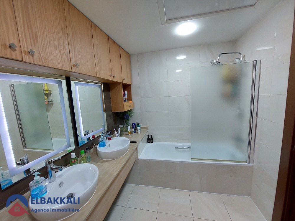 شقة للإيجار مع موقف سيارات - Photo 10