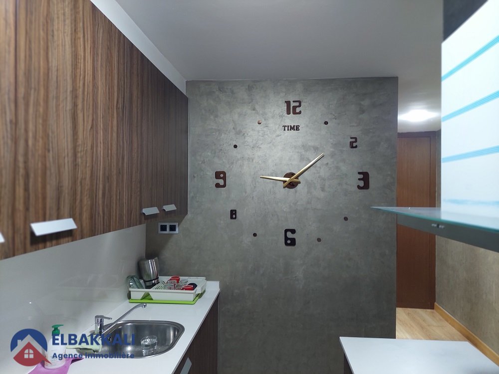 شقة للإيجار مع موقف سيارات - Photo 18