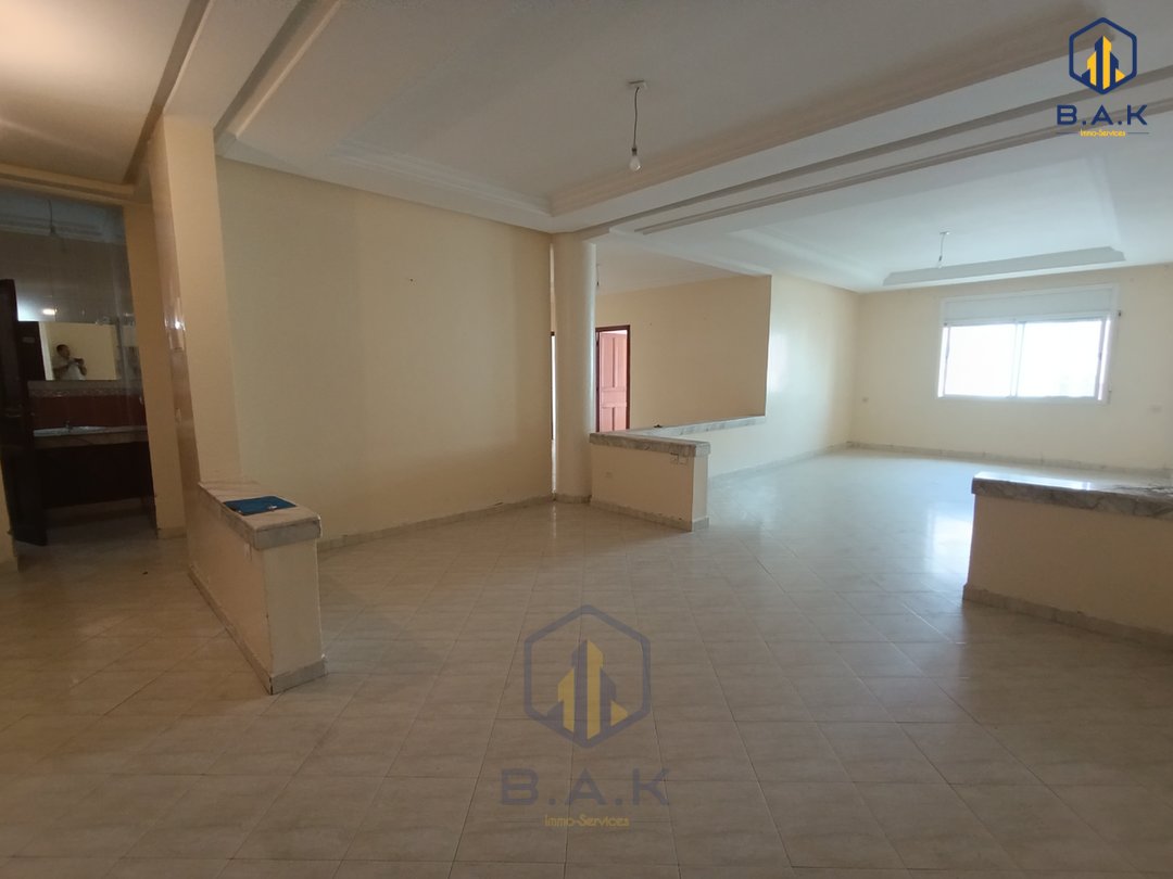 شقة للبيع مع شرفة في الطابق الثالث - Photo 2