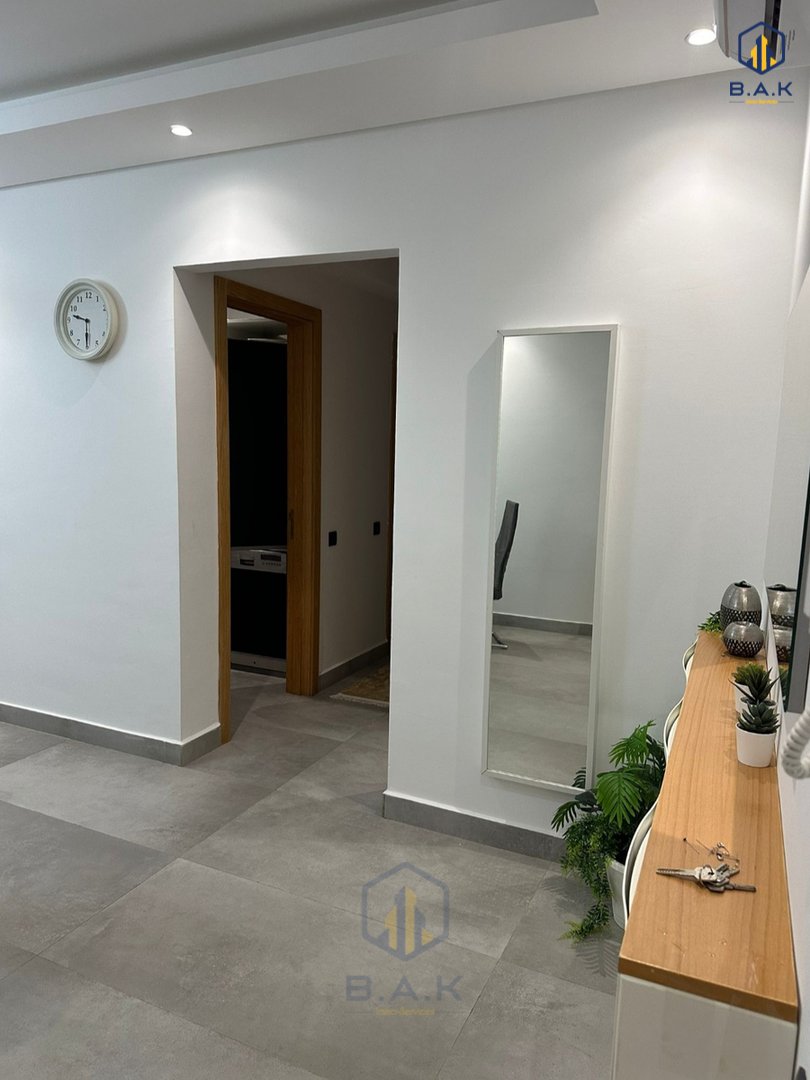 Apartamento en alquiler con balcón en el segundo piso - Photo 6