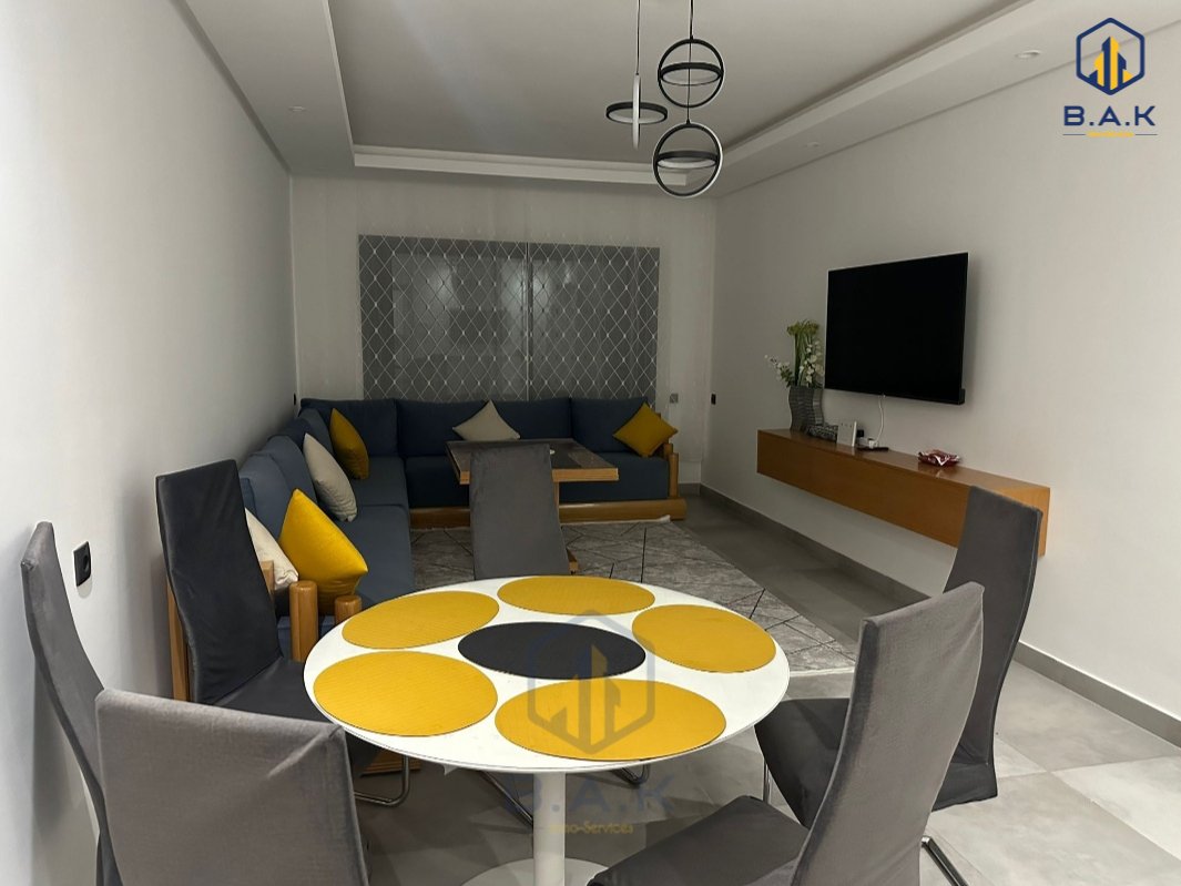 Apartamento en alquiler con balcón en el segundo piso - Photo 3