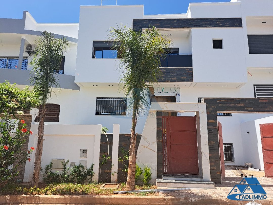 فيلا للبيع مع تراس - Photo 1