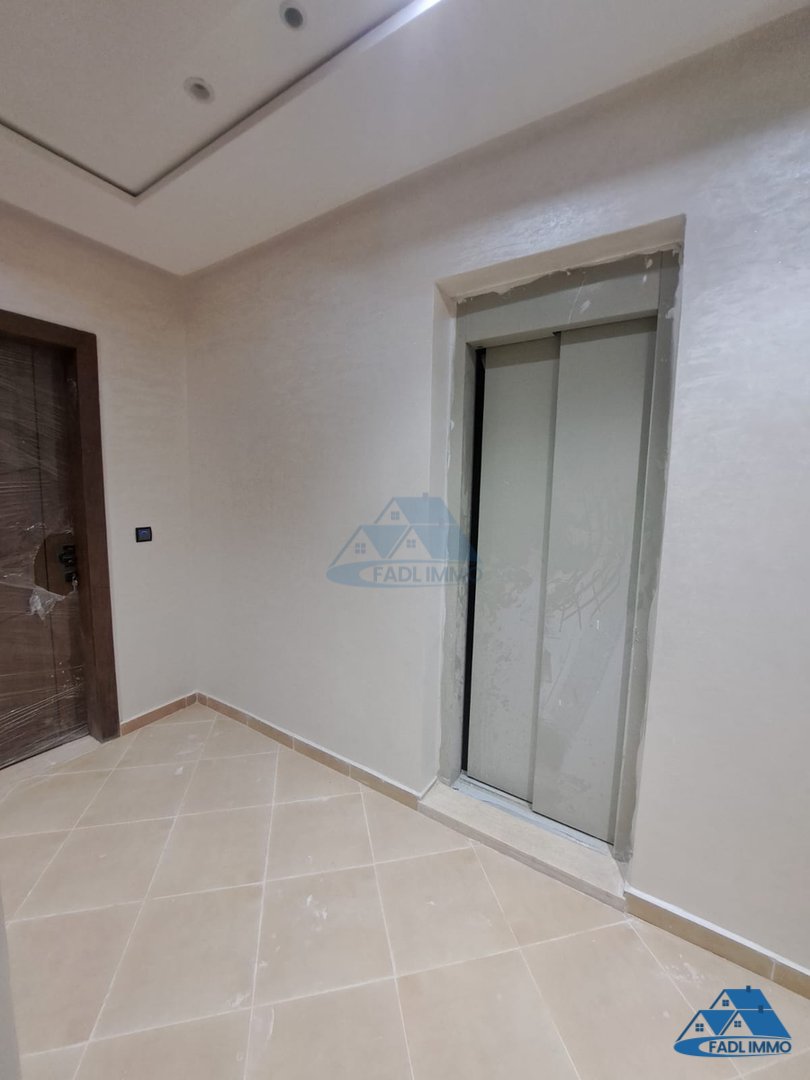 شقة للبيع مع موقف سيارات في الطابق الأول - Photo 10