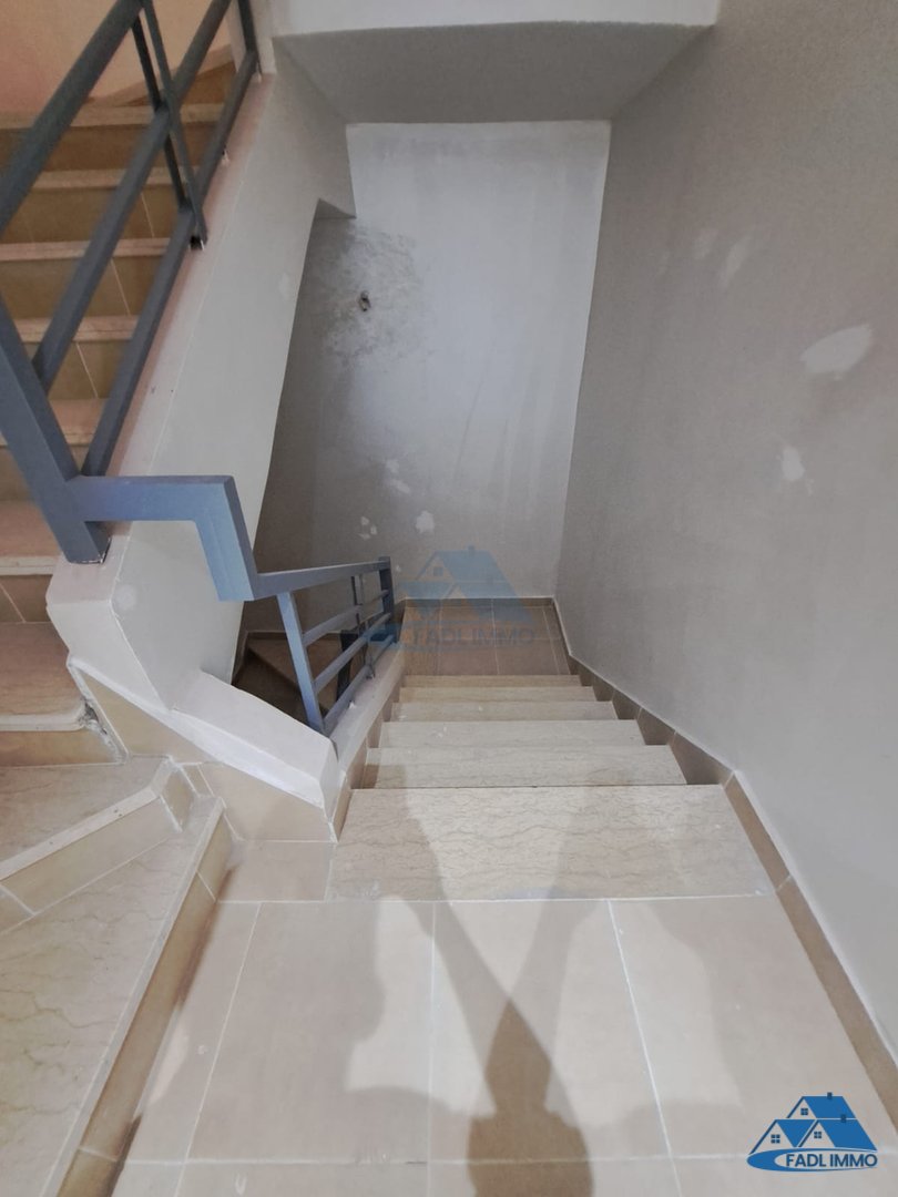 شقة للبيع مع موقف سيارات في الطابق الأول - Photo 9