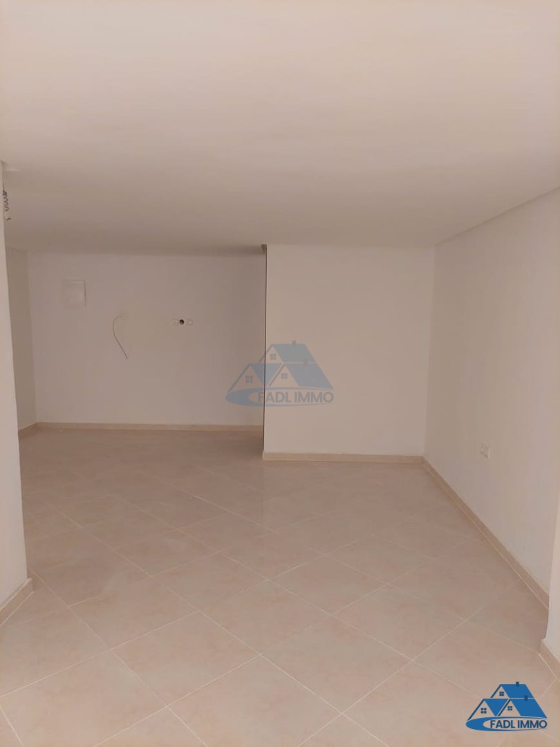 مكتب للإيجار في الطابق الأول - Photo 12