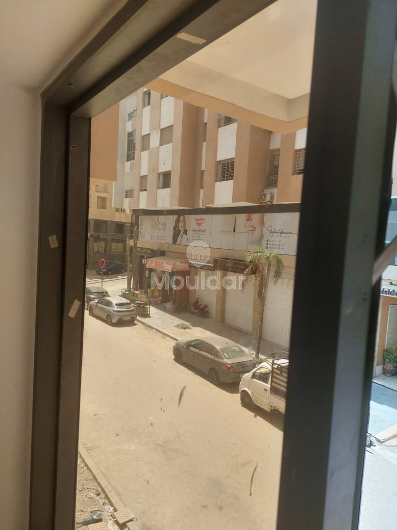 Bureau à louer au premier étage - Photo 10