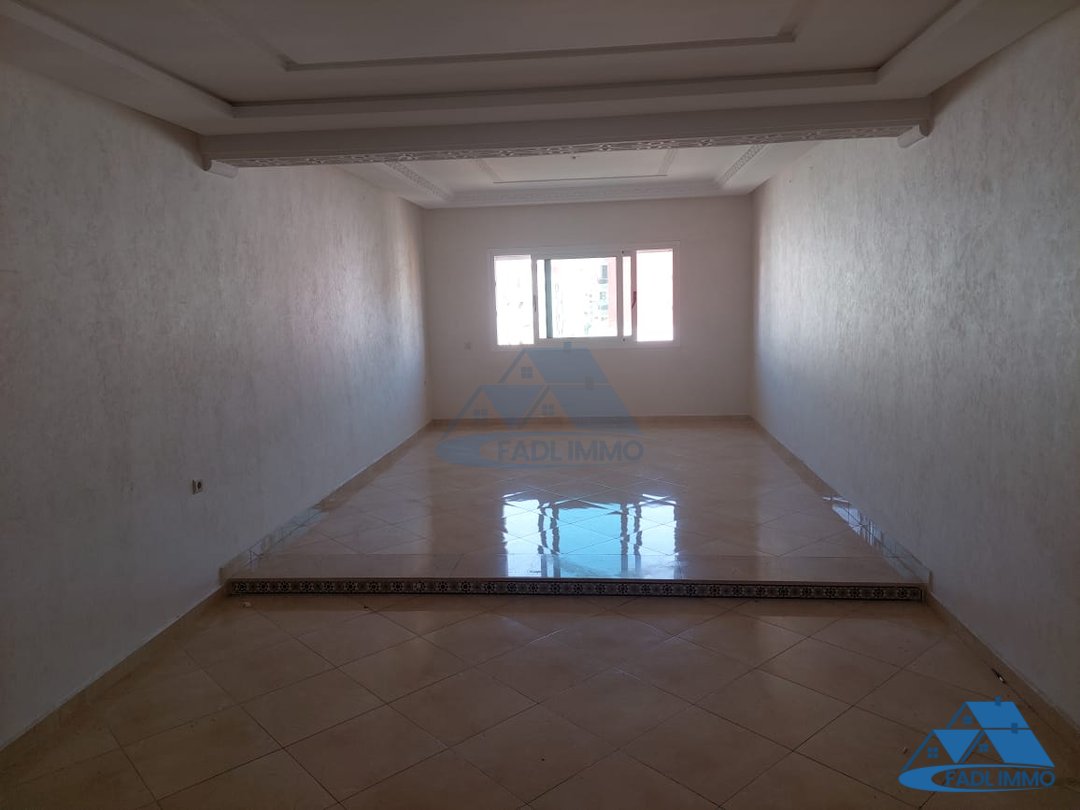 شقة للإيجار مع شرفة في الطابق الخامس - Photo 1