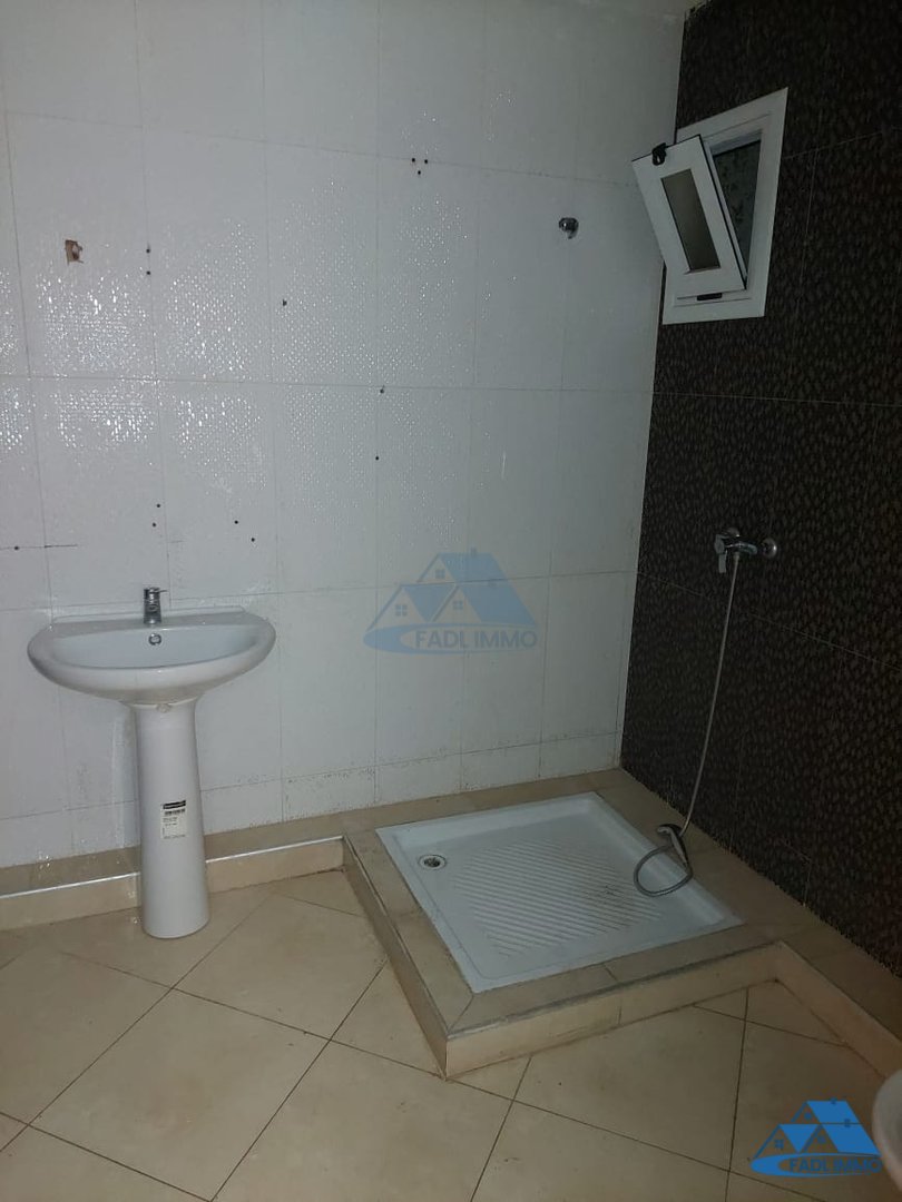 شقة للإيجار مع شرفة في الطابق الخامس - Photo 8