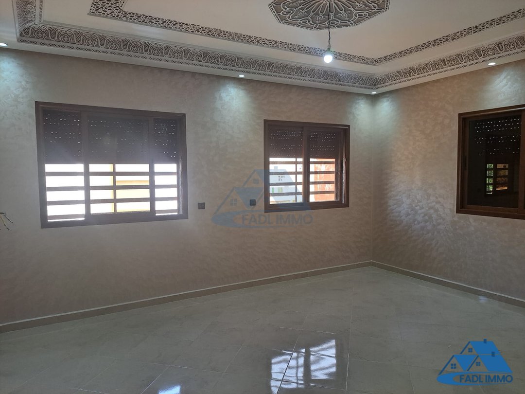 منزل للبيع مع موقف سيارات و طابقين - Photo 3