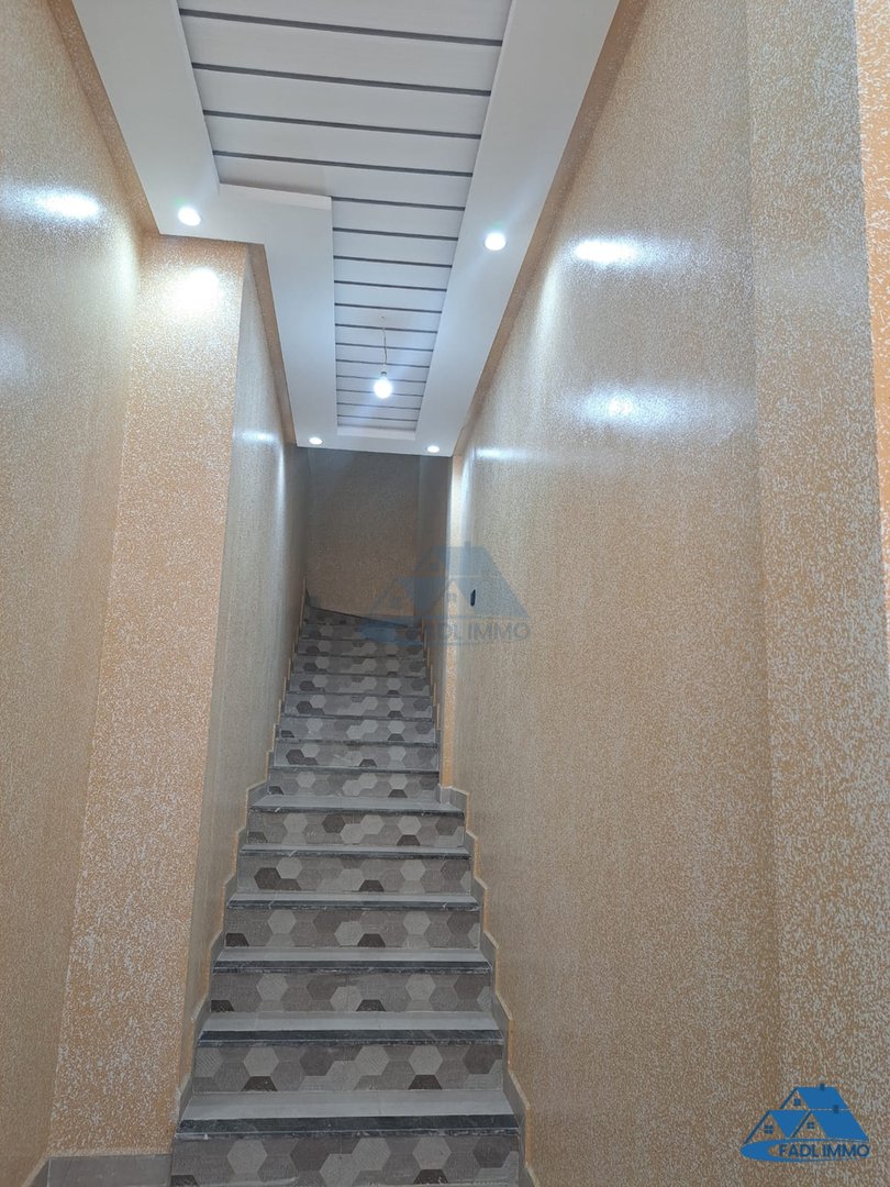 منزل للبيع مع موقف سيارات و طابقين - Photo 11