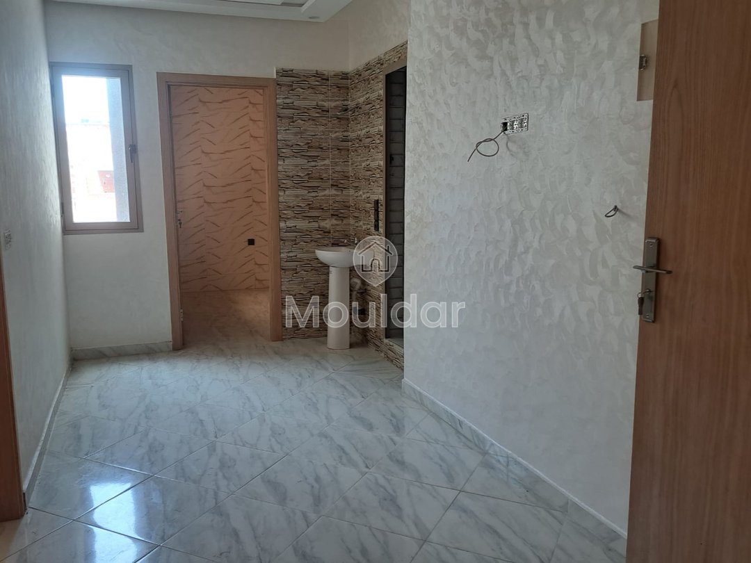 شقة جديدة للبيع مع شرفة في الطابق الأول - Photo 4