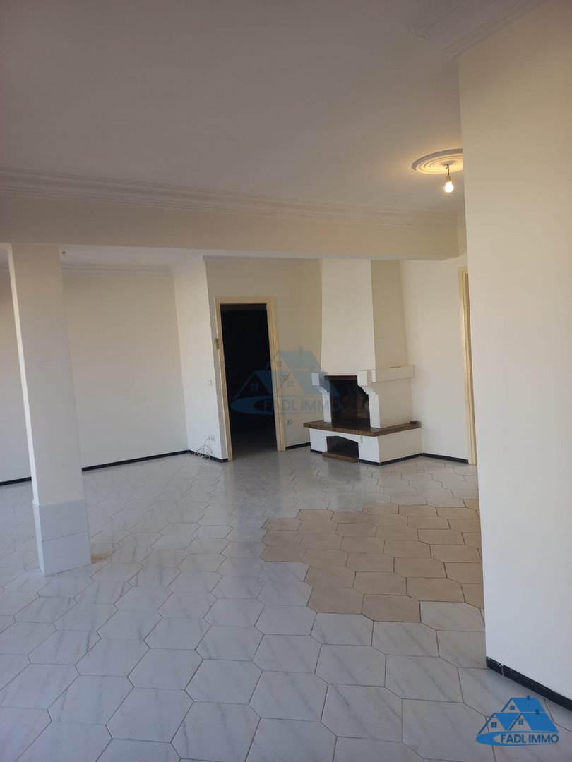 شقة للبيع مع تراس في الطابق الرابع - Photo 1