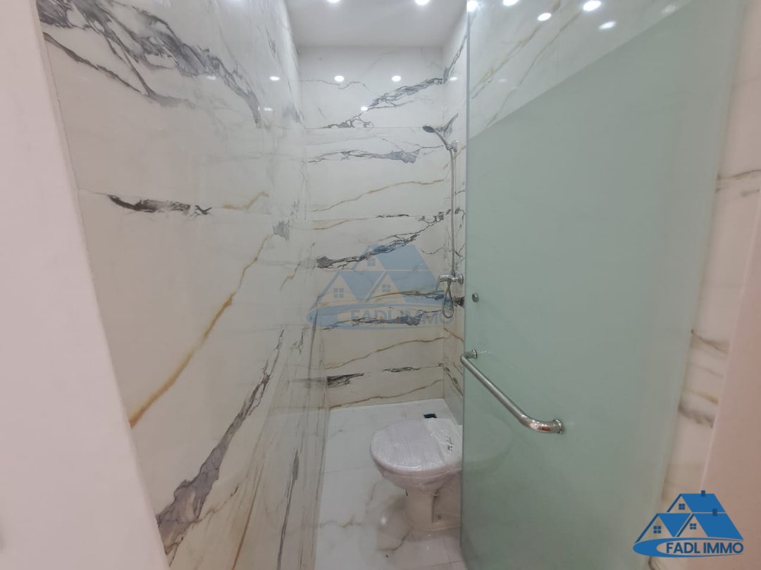 شقة للبيع في الطابق الثاني - Photo 4