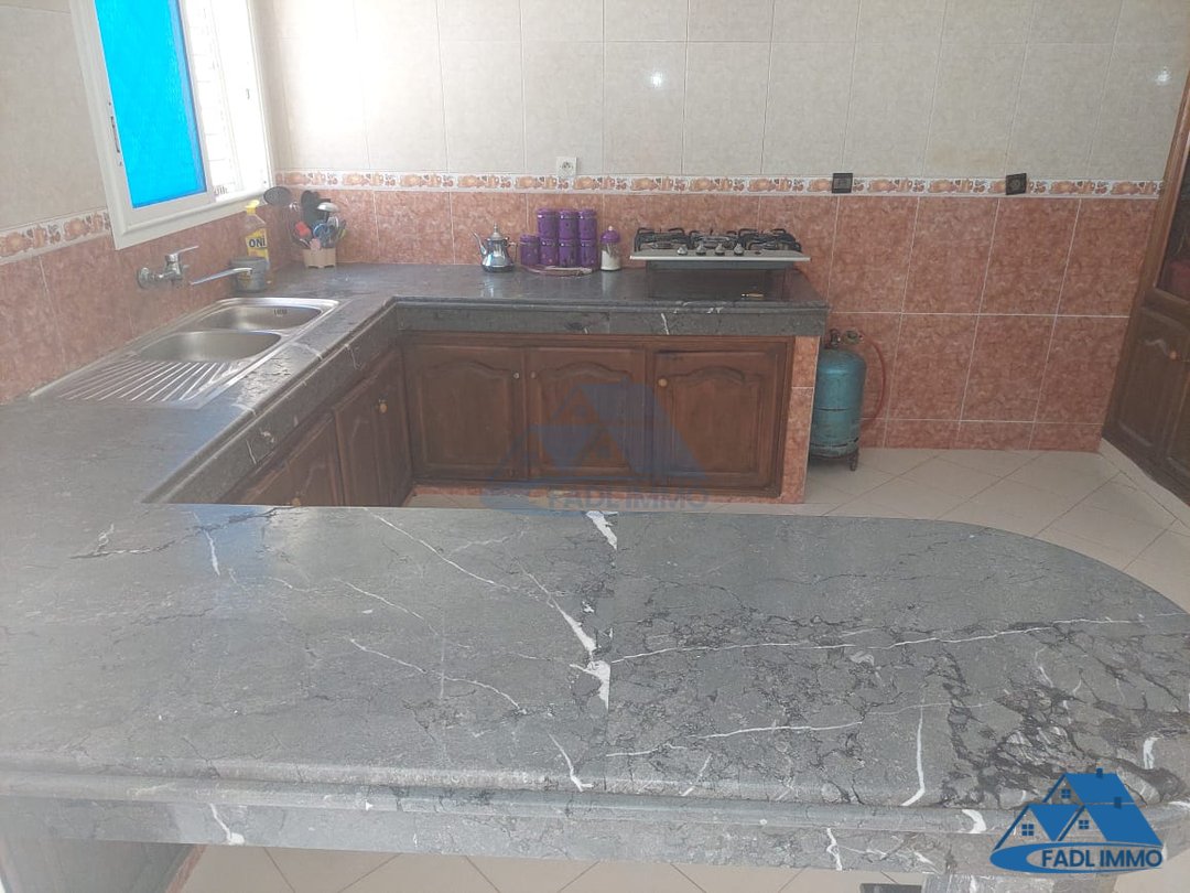 Villa en venta con terraza y tres pisos - Photo 5