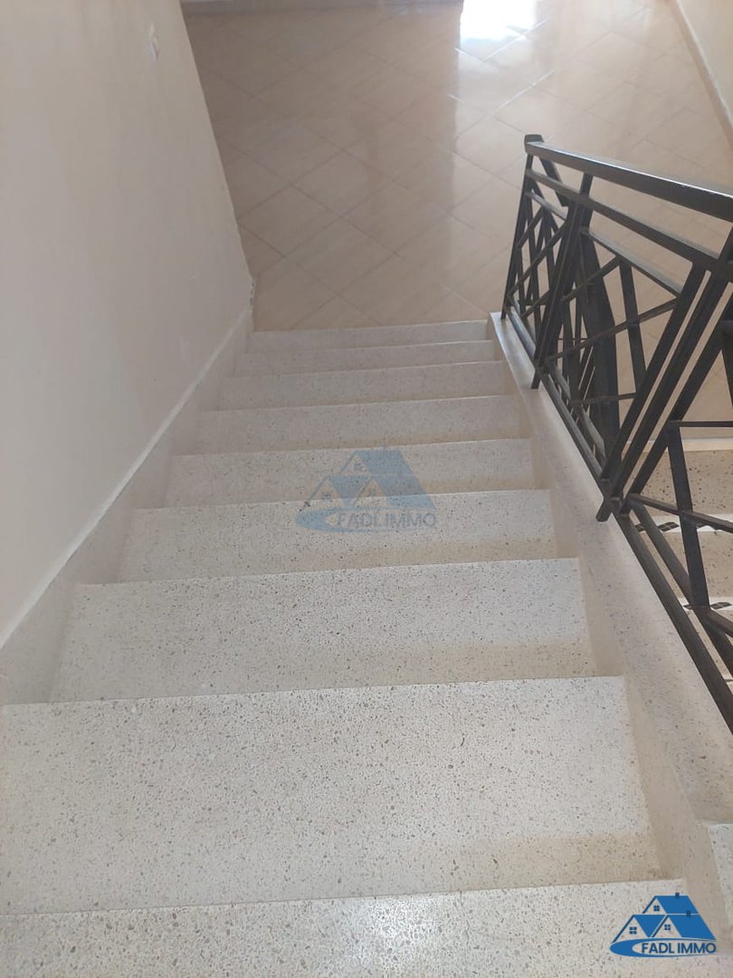 Villa en venta con terraza y tres pisos - Photo 21