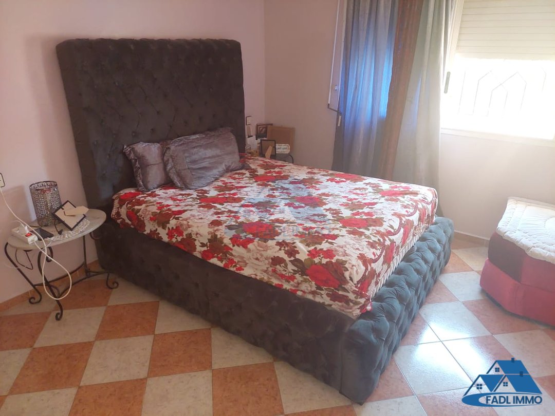 Villa en venta con terraza y tres pisos - Photo 25