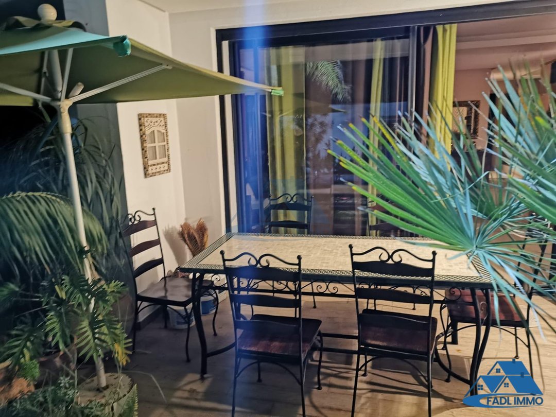 Villa à vendre avec piscine et deux étages - Photo 5