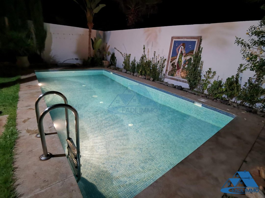 Villa à vendre avec piscine et deux étages - Photo 8