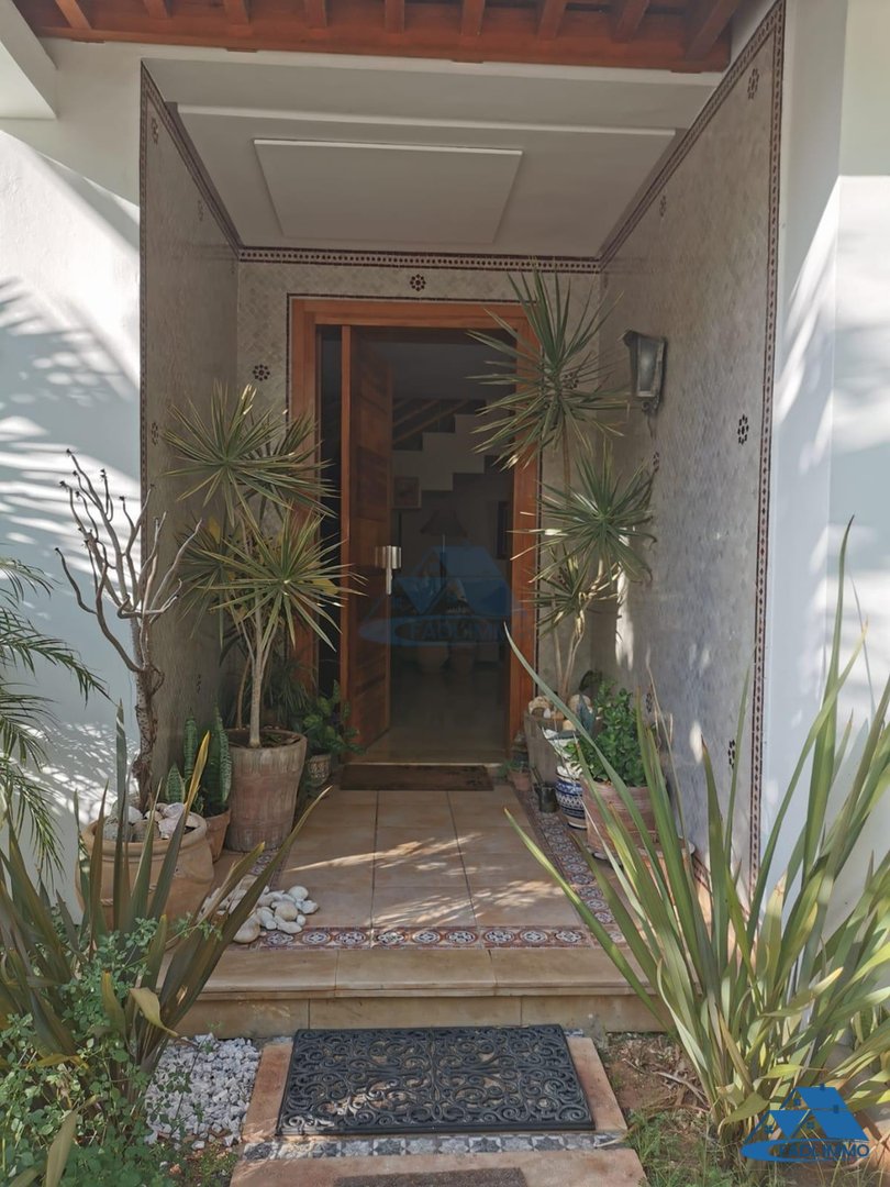 Villa à vendre avec piscine et deux étages - Photo 11