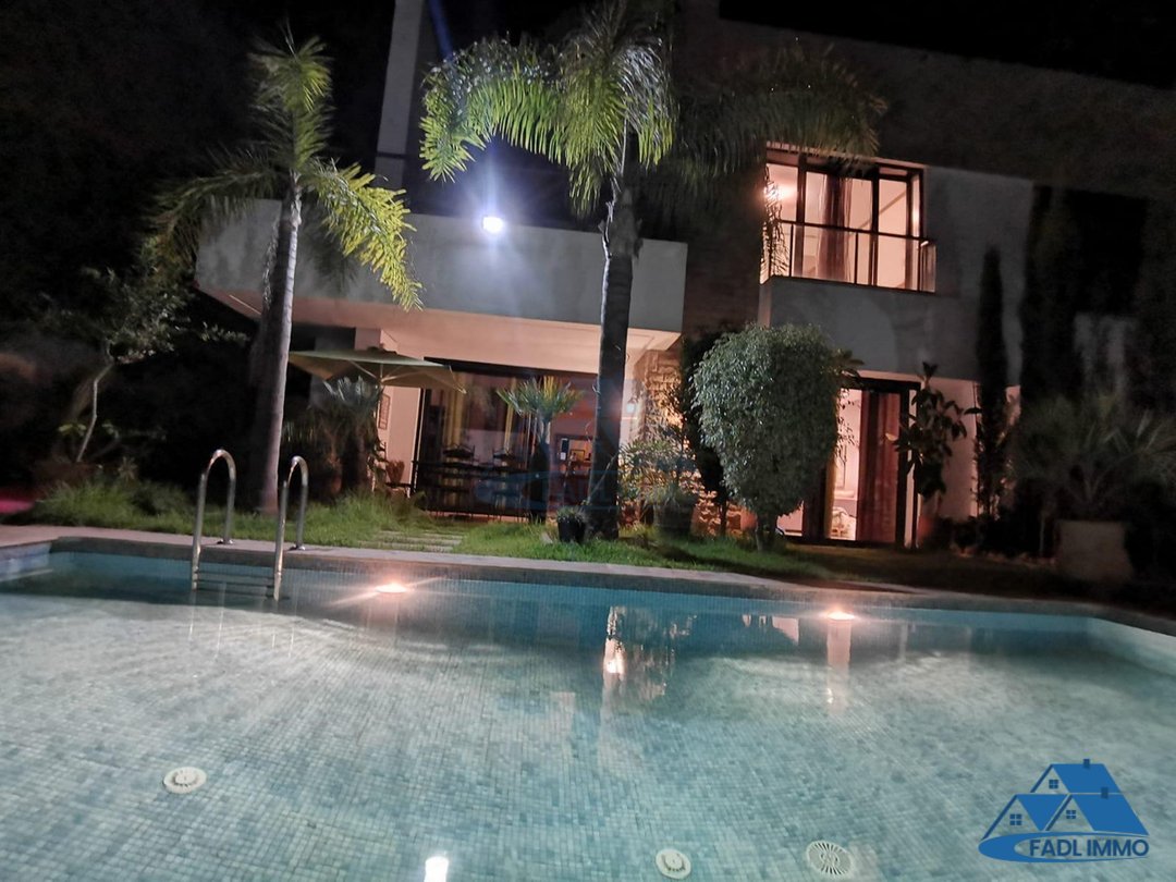 Villa à vendre avec piscine et deux étages - Photo 9