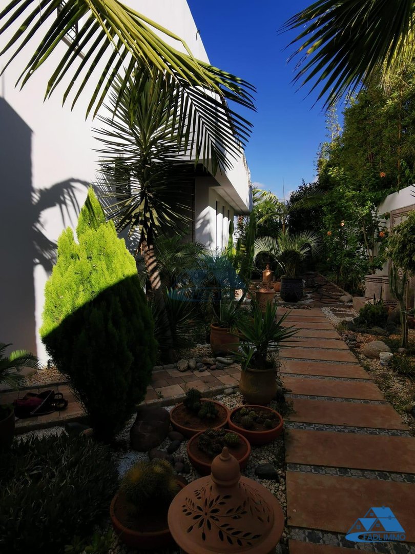 Villa à vendre avec piscine et deux étages - Photo 10