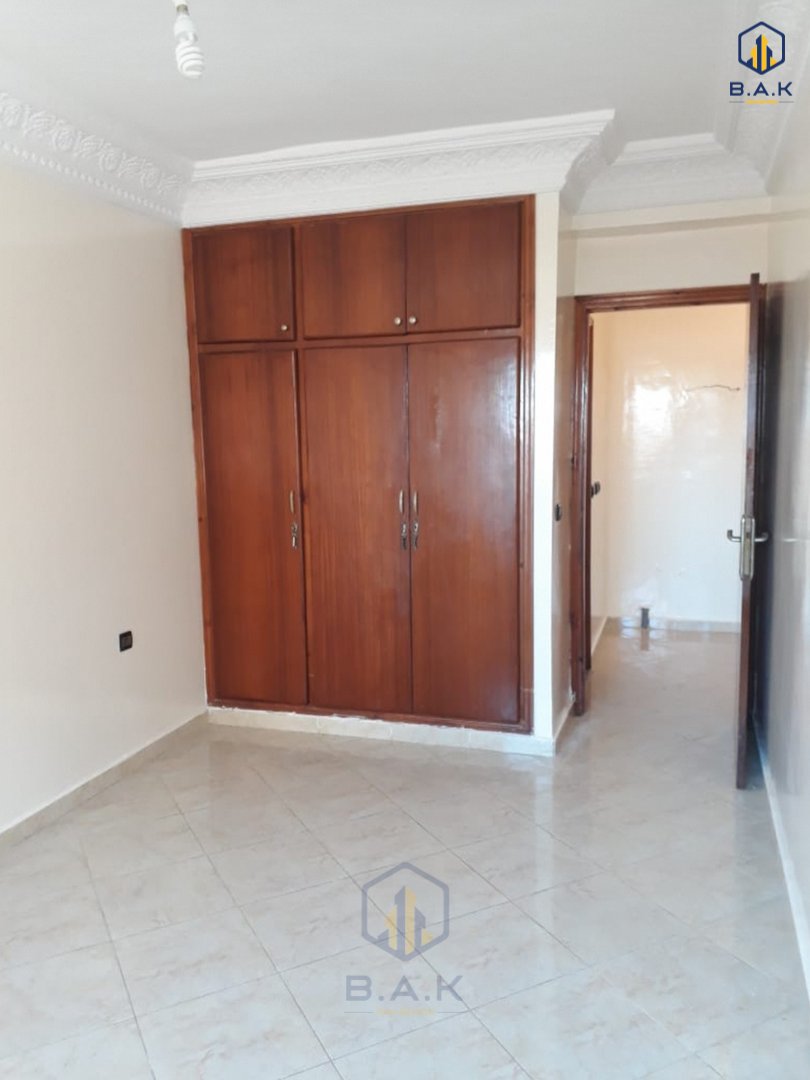 Apartamento en venta con balcón en el primer piso - Photo 4
