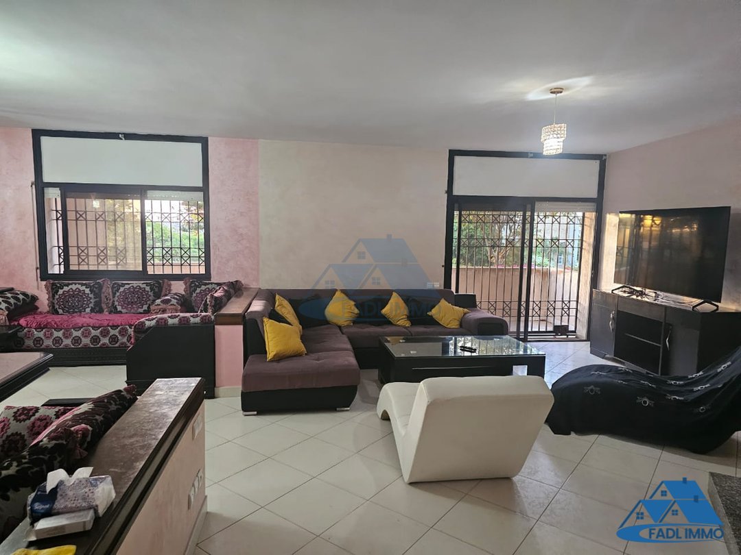 Apartment for rent with terrace - Photo 1