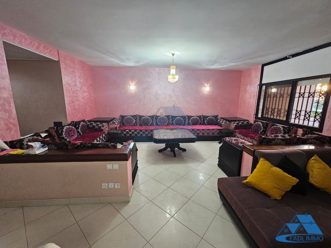 Apartment for rent with terrace - Photo 2