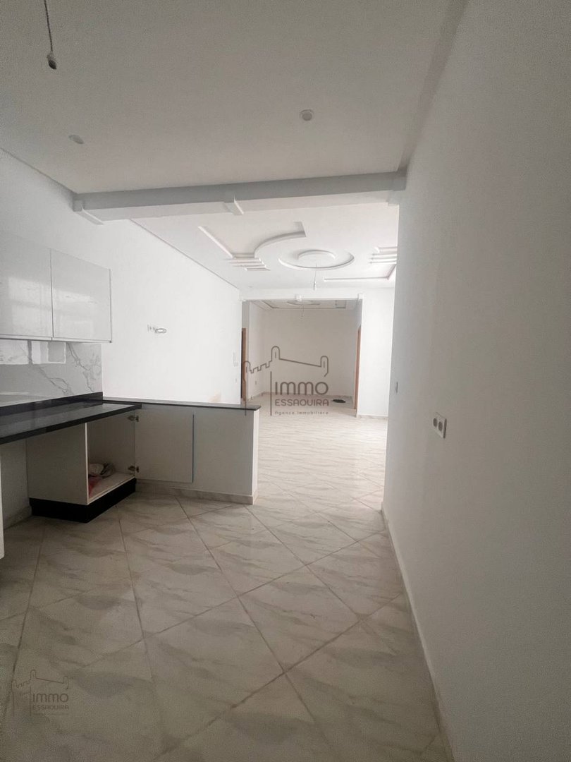 شقة للبيع مع تراس في الطابق الأرضي - Photo 2