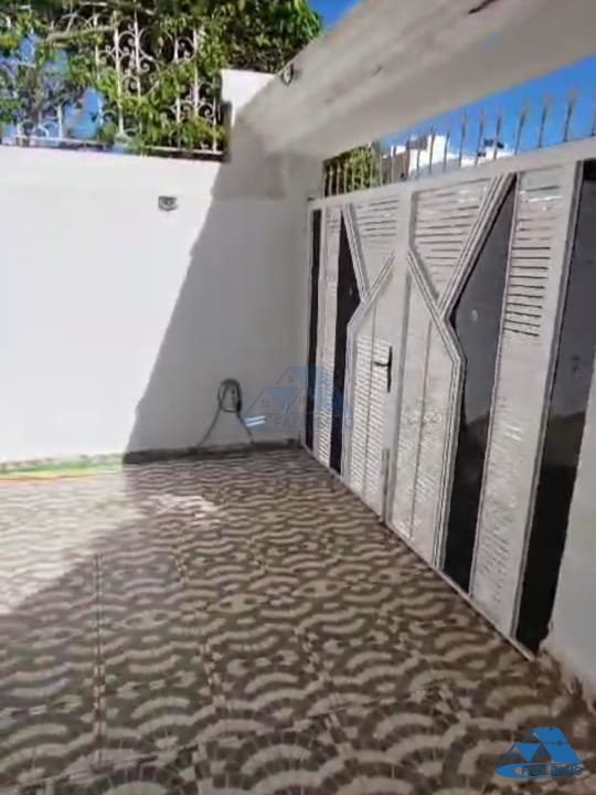 Villa for sale with terrace and three floors - Photo 8