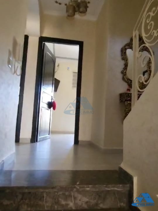 Villa for sale with terrace and three floors - Photo 21