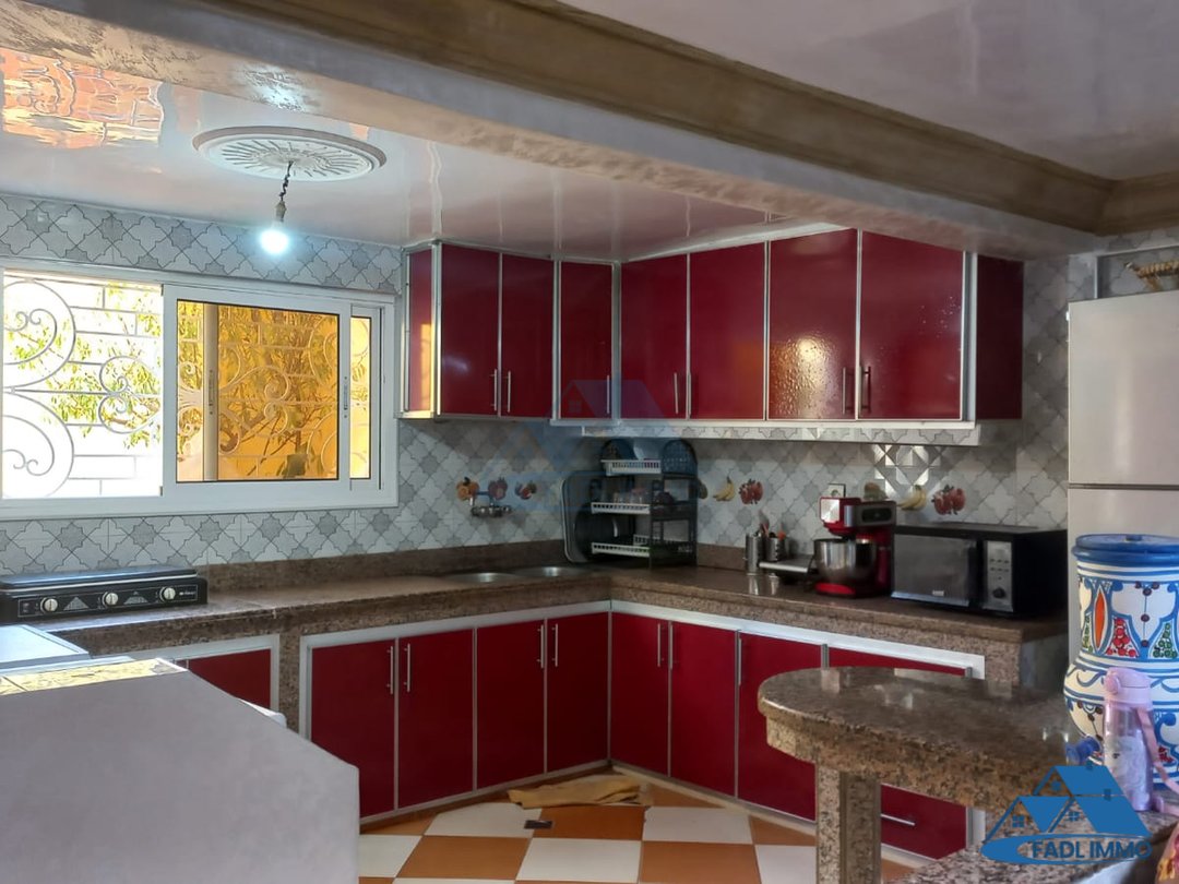 Villa à vendre avec terrasse et trois étages - Photo 20