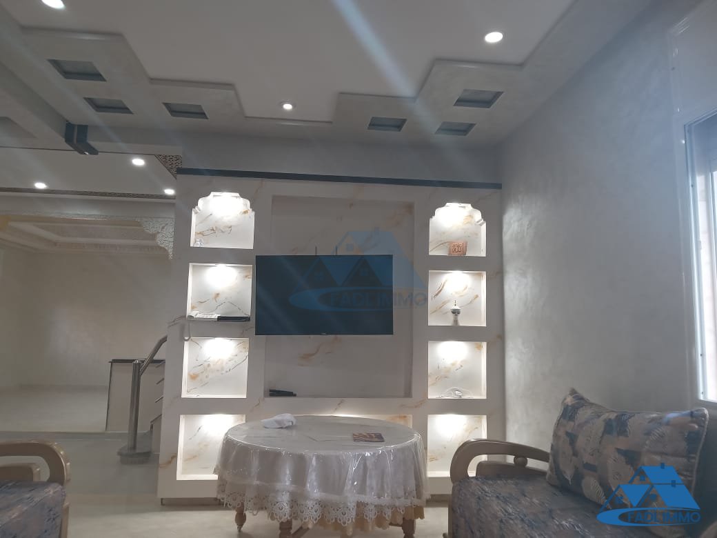 Villa à vendre avec terrasse et trois étages - Photo 18